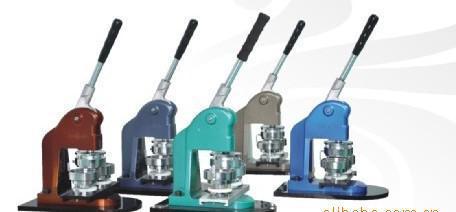 泰利普全新推出胸章機(jī)、個(gè)性工藝禮品胸章、鵬潤新款胸章機(jī)