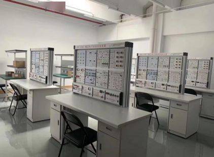 翔宇精品專業(yè)推薦 選擇飛機(jī)機(jī)電設(shè)備維修專業(yè),成為 飛機(jī)醫(yī)生 ,助你走上人生巔峰